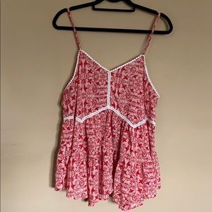 Red paisley printed flowly top🌹